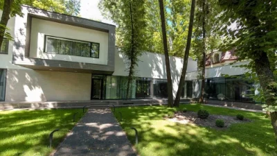 Розкішний VIP-будинок з басейном в елітному КП «Парк Хаус»