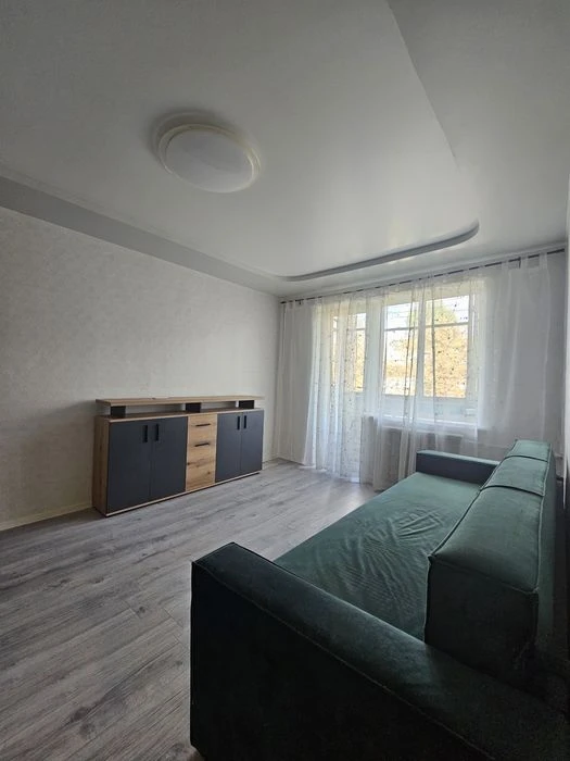 Продам 1 комнатную метро Нивки.