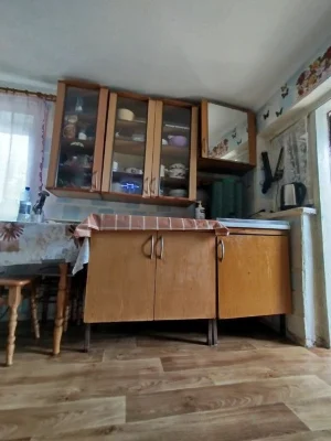 Продам частину будинку з окремим подвір'ям та в житловому ст