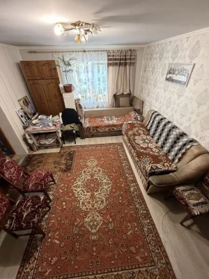 Частина домоволодіння з двома окремими житловими будівлями |