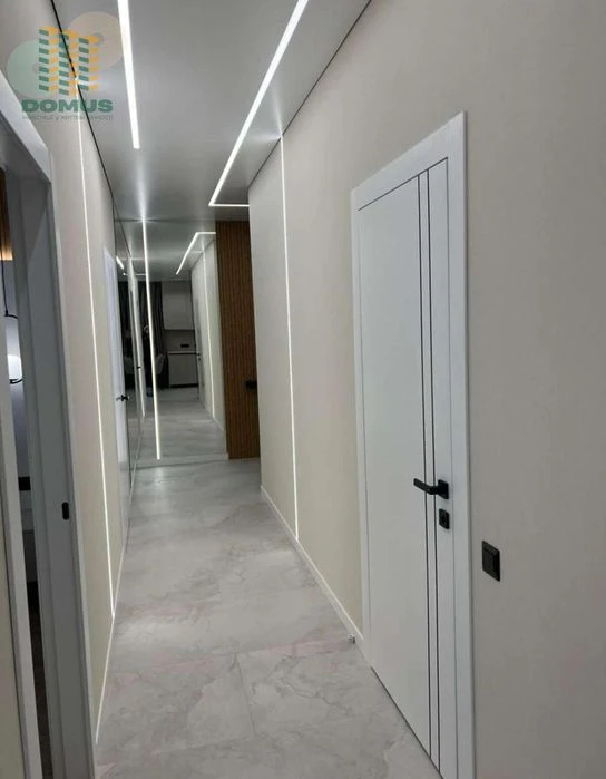 Продам 2 комн. ЖК Акрополь (5 ст. Фонтана)! Дорогой дизайн.