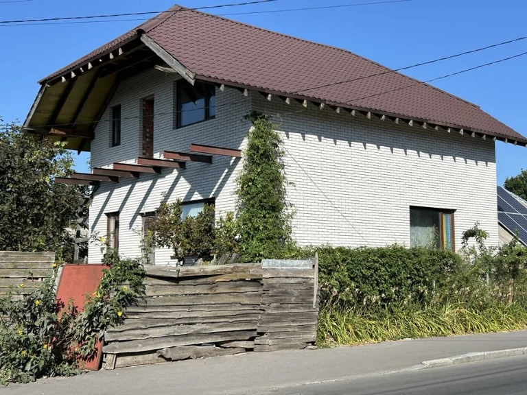 Короленка вул., фасад, будинок - можливо під бізнес