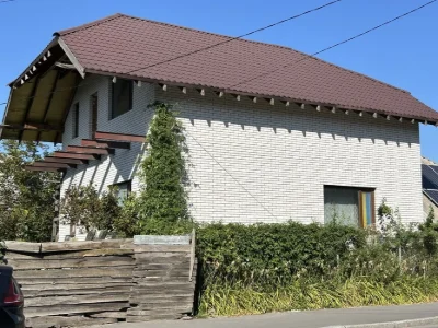Короленка вул., фасад, будинок - можливо під бізнес