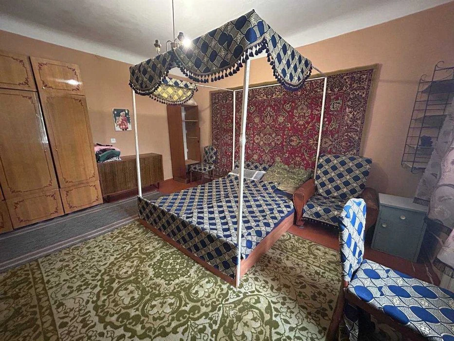 Частина будинку на початку Корбутівки. Всі зручності.