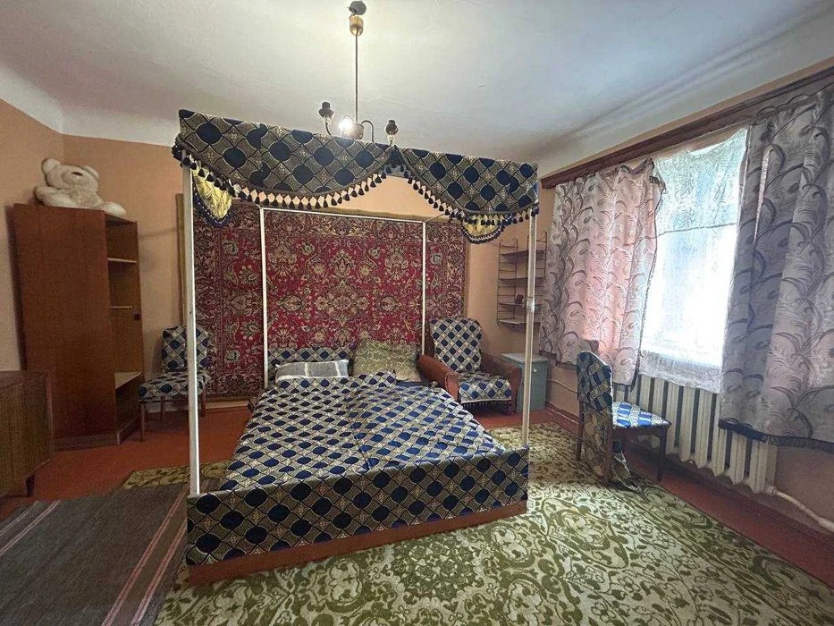 Частина будинку на початку Корбутівки. Всі зручності.