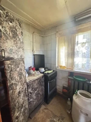 Частина будинку район дастора 2 сотки землі, окремий двір. 2