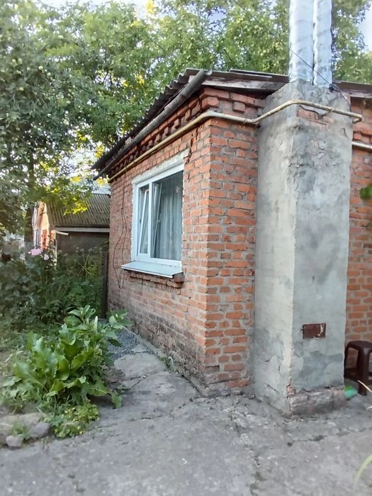 Частина будинку в статусі квартири з окремим подвір'ям та це
