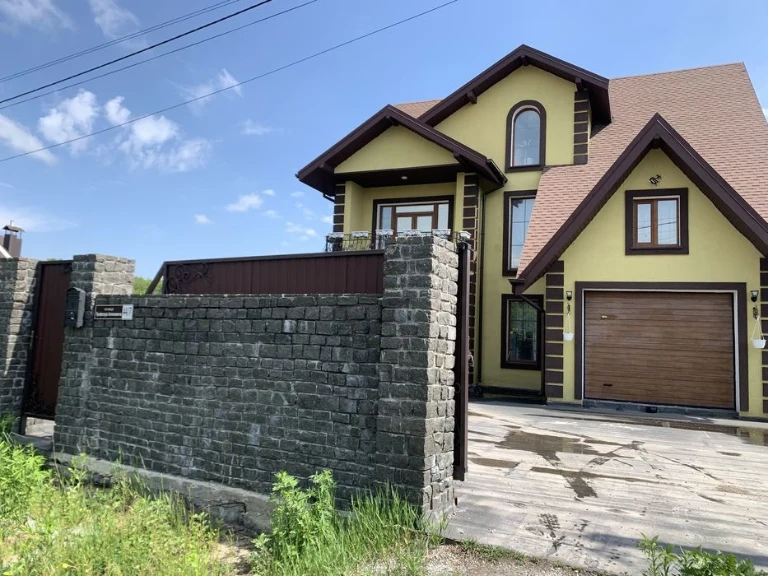 Продам власний будинок в Житомирі