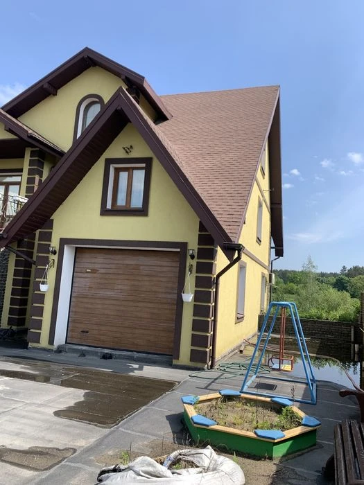 Продам власний будинок в Житомирі