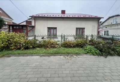 Продаж частини будинку на Дружбі