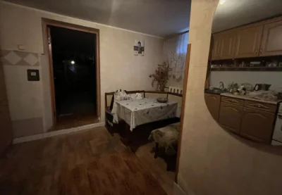 Продаж частини будинку на Дружбі