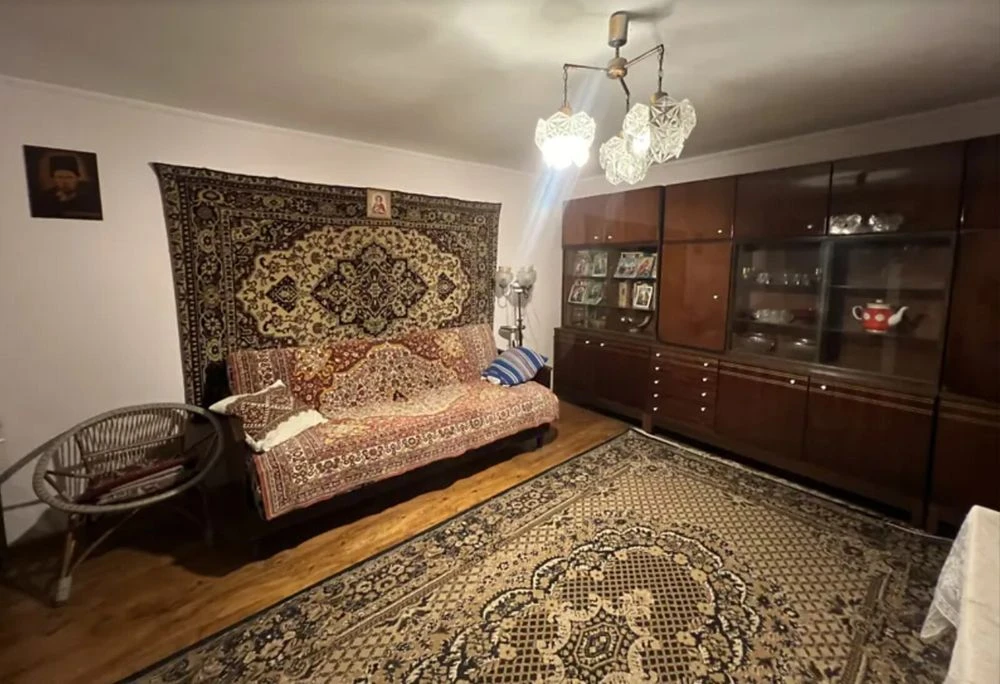 Продаж частини будинку на Дружбі
