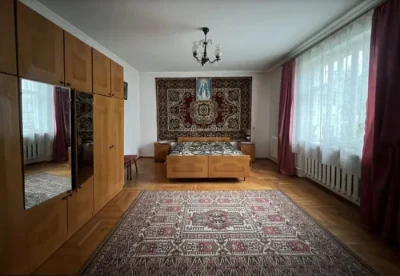 Продаж частини будинку на Дружбі