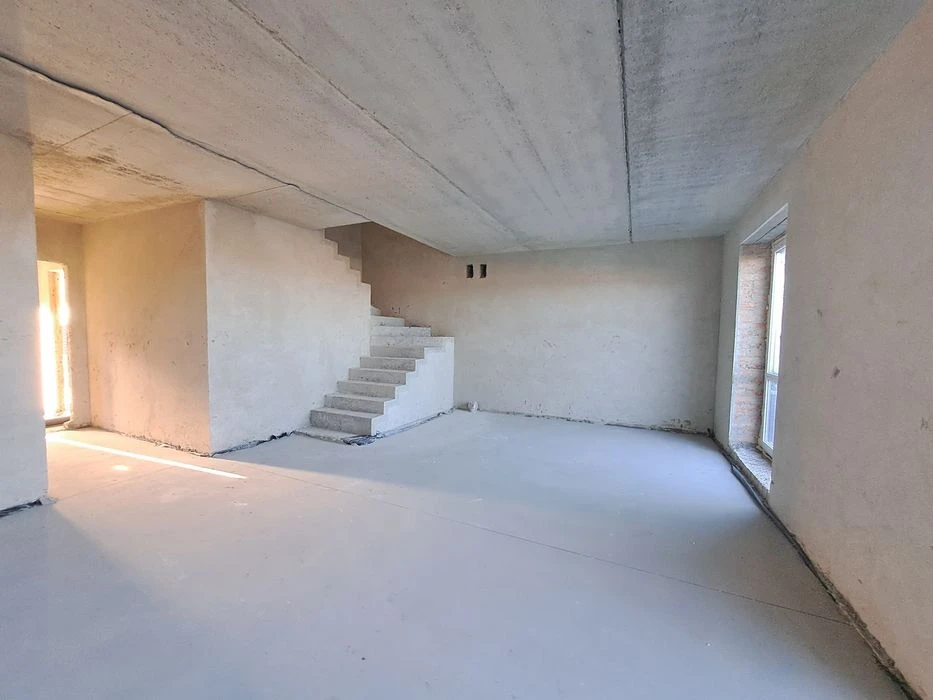 Продаж будинку у ЖК West house.