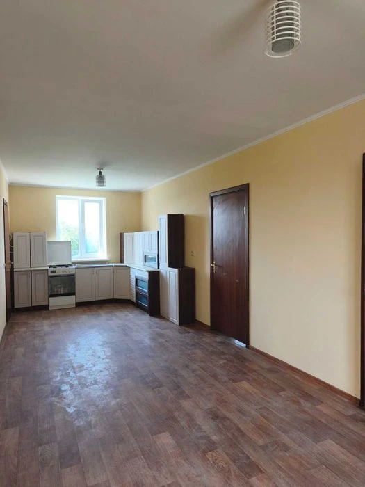 Продаж гарного житлового будинку з ділянкою, район Ружична I