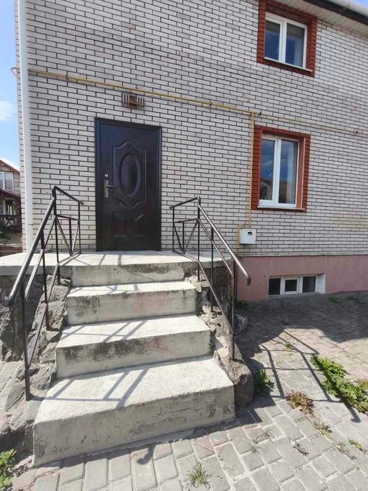 Продаж 3-поверхового будинку з ремонтом | 275 м² | 6 соток |