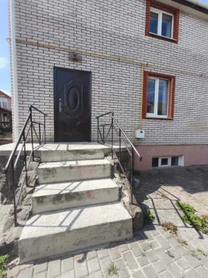 Продаж 3-поверхового будинку з ремонтом | 275 м² | 6 соток |
