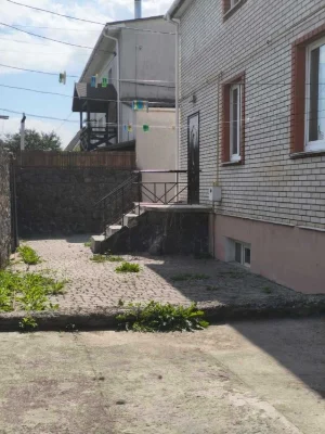 Продаж 3-поверхового будинку з ремонтом | 275 м² | 6 соток |