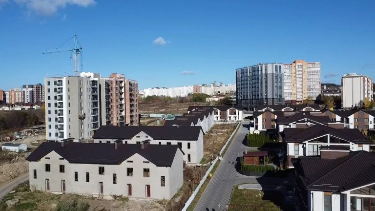 Продаж 2 поверхового таунхауса з ділянкою 50 кв м