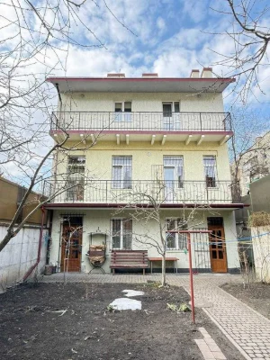Продажокремостоячого будинку вул. Вернигори