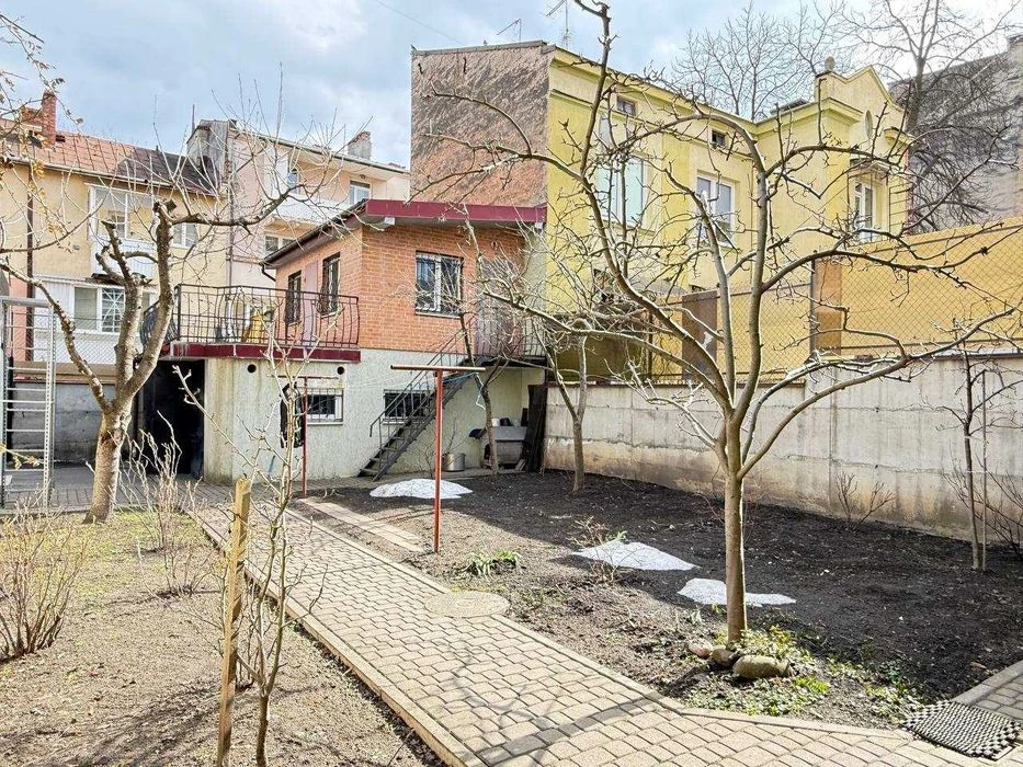 Продажокремостоячого будинку вул. Вернигори