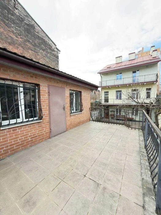 Продажокремостоячого будинку вул. Вернигори