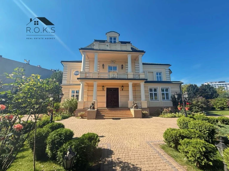 Продаж унікального маєтку у Львові