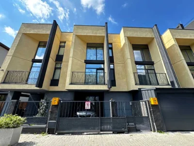 Будинок. Львів, В'ячеслава Липинського вул. ()