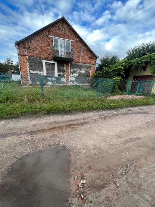 Продаж будинку по вул. Брюховицька