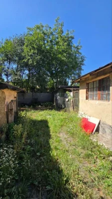 Продається будинок- квартира  вул. Шевченка своє подвір'я +