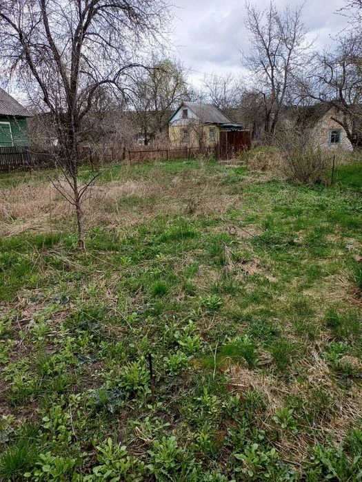 Продається двоповерхова цегляна дача в ст «Вікторія» з можли
