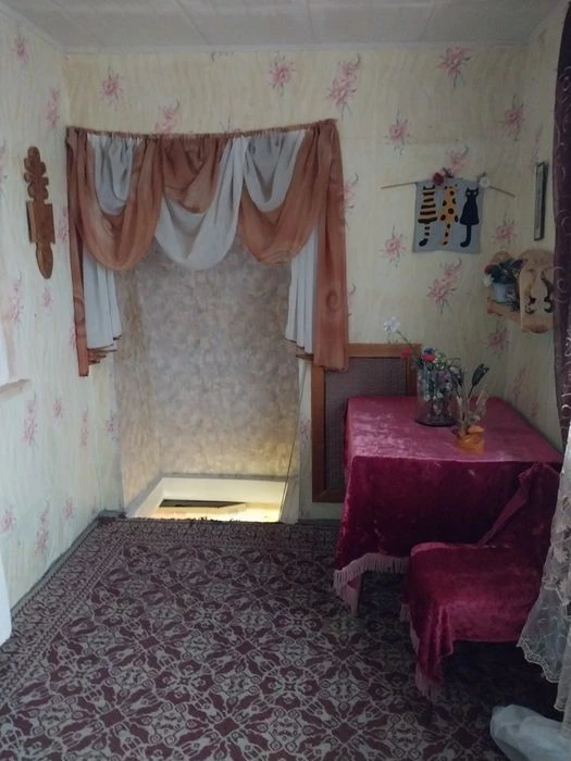 Дім, Півци ( кінцева аатобусів  30 и 25а), землі 7.2 сотки!