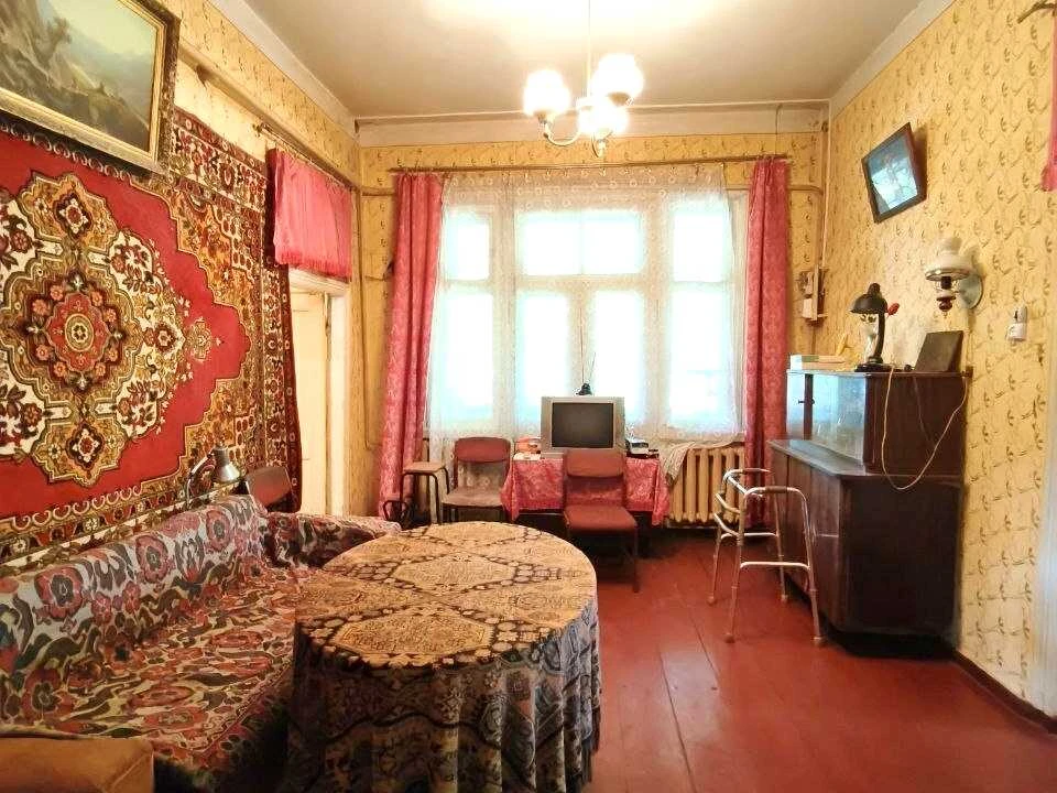 Будинок. Чернігів, Бориса Луговського вул. (Рози Люксембург)