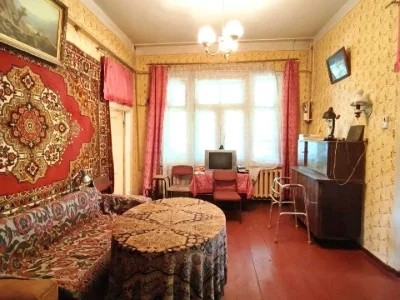 Будинок. Чернігів, Бориса Луговського вул. (Рози Люксембург)