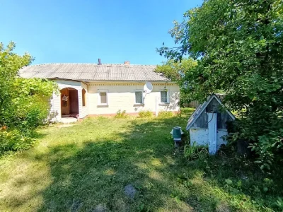 Продаж будинку для життя та відпочинку
