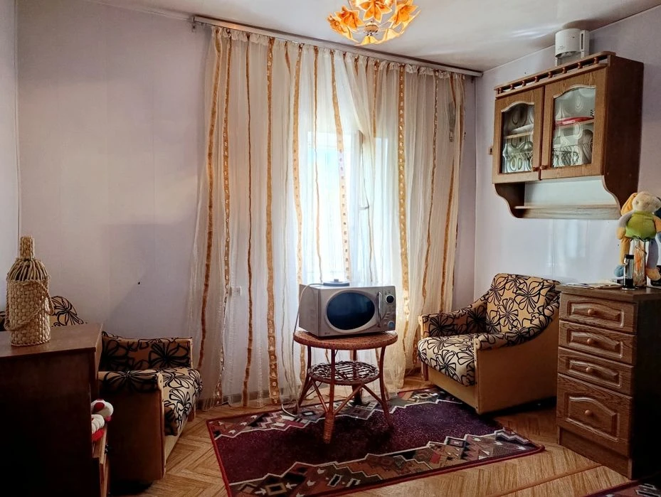 Продаж будинку для життя та відпочинку
