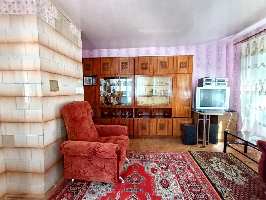 Продаж будинку для життя та відпочинку