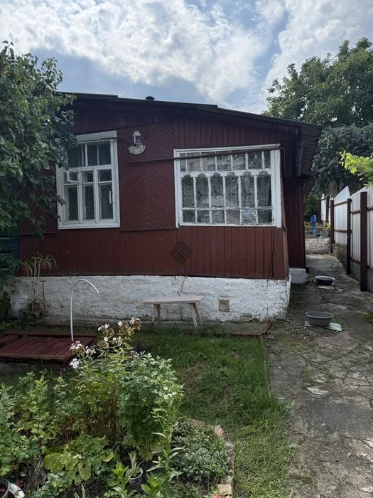 Продаж частини будинку з окремим двором, вул. Могилянського,