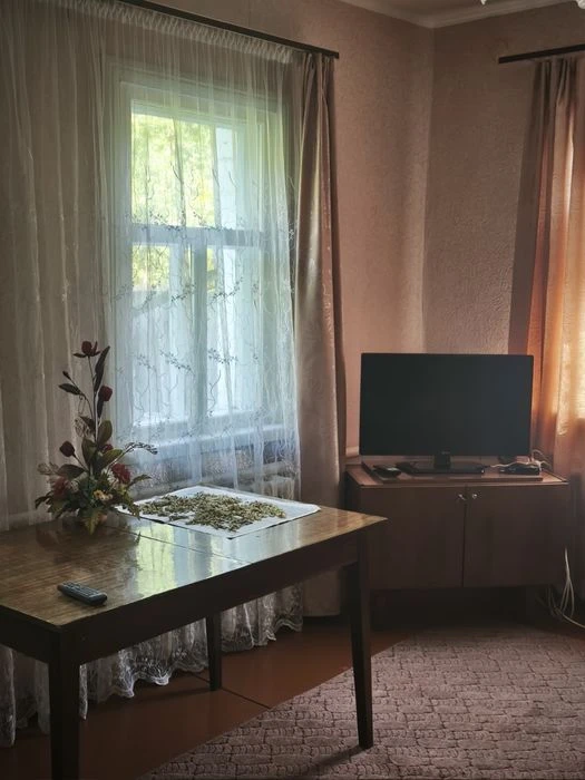 Продаж будинку. В передмісті.