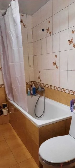 G9 Продам 1/2 будинку, район Локомотив