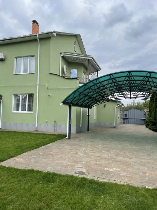 Будинок рівня “заїхав і живи” — елегантність, простір і гарм