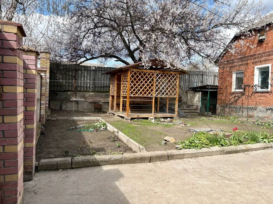 Продається затишний будинок у районі вул. Металургів.