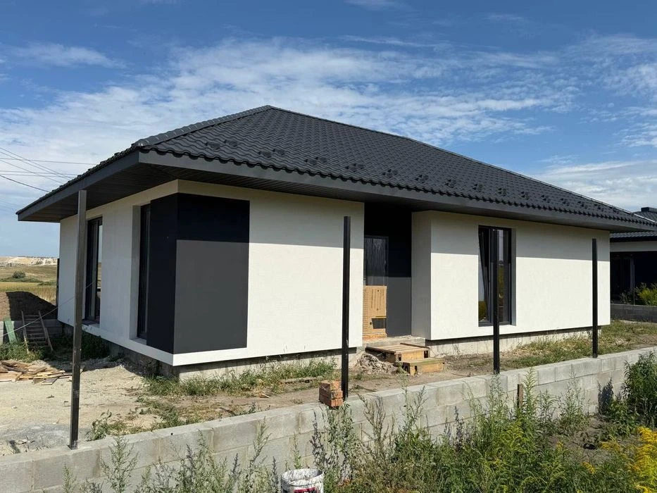 Продаж котеджу з міськими мережами в районі Льонокомбінату!