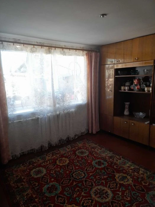 Продаж  будинка  район Басів. Е відновлення розглянемо.