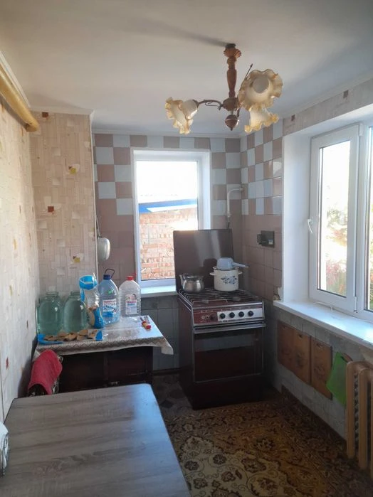 Продаж  будинка  район Басів. Е відновлення розглянемо.