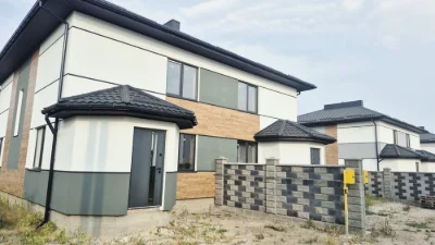 Продам котеджі в Рівному з міськими комунікаціями!!
