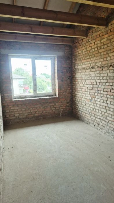 Продам котеджі в Рівному з міськими комунікаціями!!
