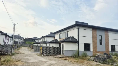 Продам котеджі в Рівному з міськими комунікаціями!!