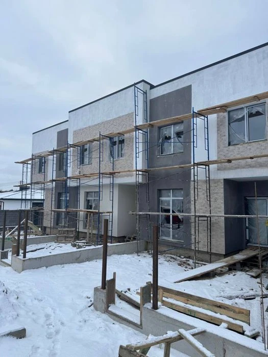 Продаж котеджу в р-н. Льонокомбінату! Серединка