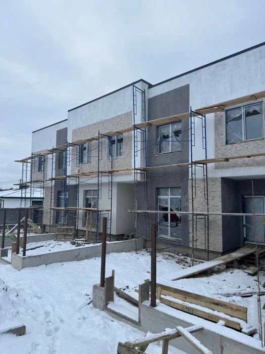 Продаж котеджу в р-н. Льонокомбінату! Серединка